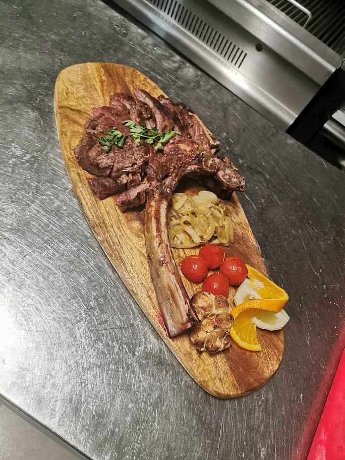 Premium steaks and grilled meats at Fernando's Hideaway steakhouse in Quarteira
